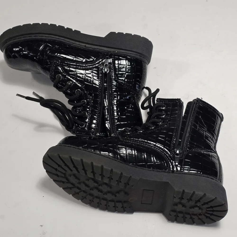 Steve Madden Baby Girl Black Croc-Embossed Combat Boots Size 2